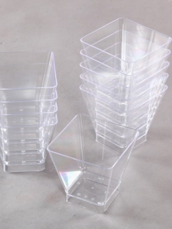 ภาชนะพลาสติกถ้วยทรงสีเหลี่ยม