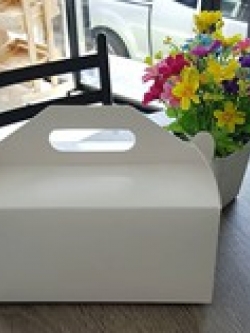 กล่องอาหารหูหิ้วสีขาว